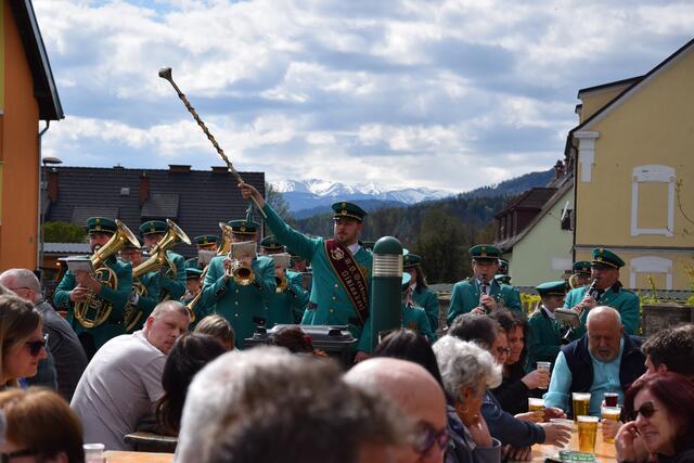 Gemeinsam feiern stärkt den Zusammenhalt und das Wir-Gefühl: Möglichkeiten dazu gibt es in der kleinen Gemeinde Niklasdorf zur Genüge.  | Foto: Bianca Aschbacher