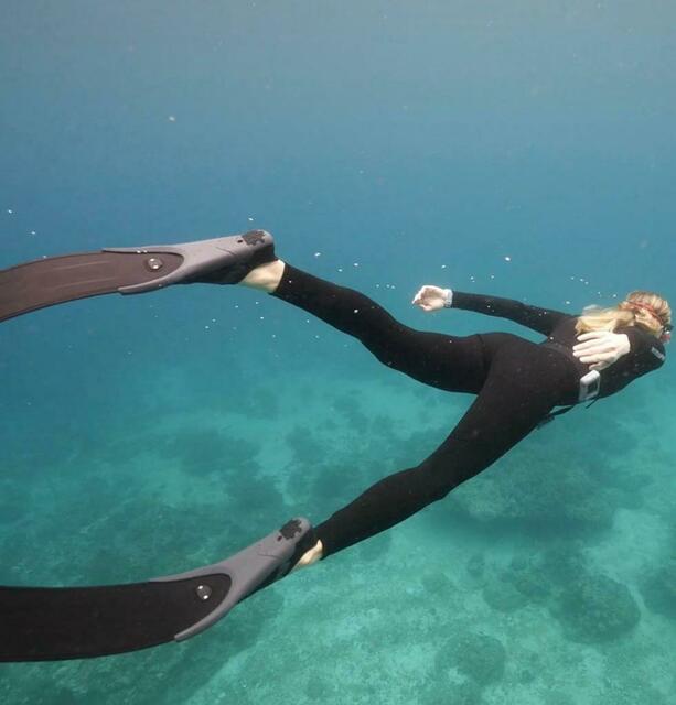 Larissa Marolt auf den Philippinen. | Foto: Instagram/Larissa Marolt