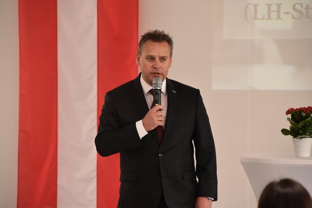 Thomas Schober, Direktor der HTL Eisenstadt, unterstützt die Initiative und führt aus: „Der Zugang zu technischen Ausbildungen sind allen Personengruppen im gleichen Ausmaß zu ermöglichen. Als Schule sind wir dankbar, dass maßgeschneiderte Veranstaltungen für Schülerinnen stattfinden." | Foto: Stefan Schneider