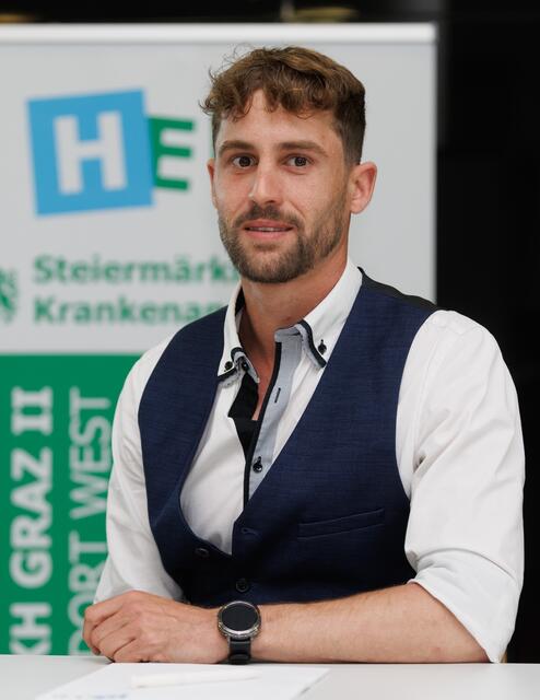 Uwe Hubmann ist im LKH Hochsteiermark, Standort Leoben, auf der Kinder-Jugendpsychosomatik als Pflegeassistent tätig. | Foto: Erwin Scheriau