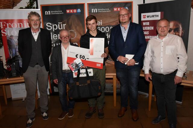 Roman Müller (Fa. Fronius) Alois Hinterer und Clemens BAHR (3. Platz Stahlbautechnik), Markus Oberdacher und Gerald Blaschke (Fa. Würth) | Foto: Alois Braid / BS Schärding