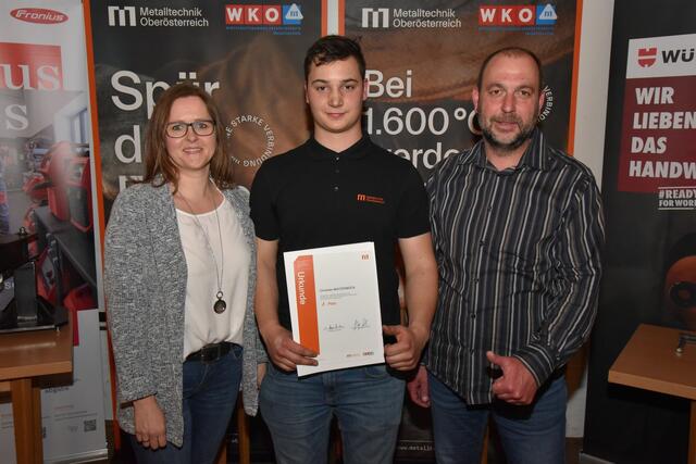 Fa. Dobetsberger mit ihrem angetretenen Lehrling Christian WATZENBÖCK (1. Platz Stahlbautechnik) | Foto: Alois Braid / BS Schärding