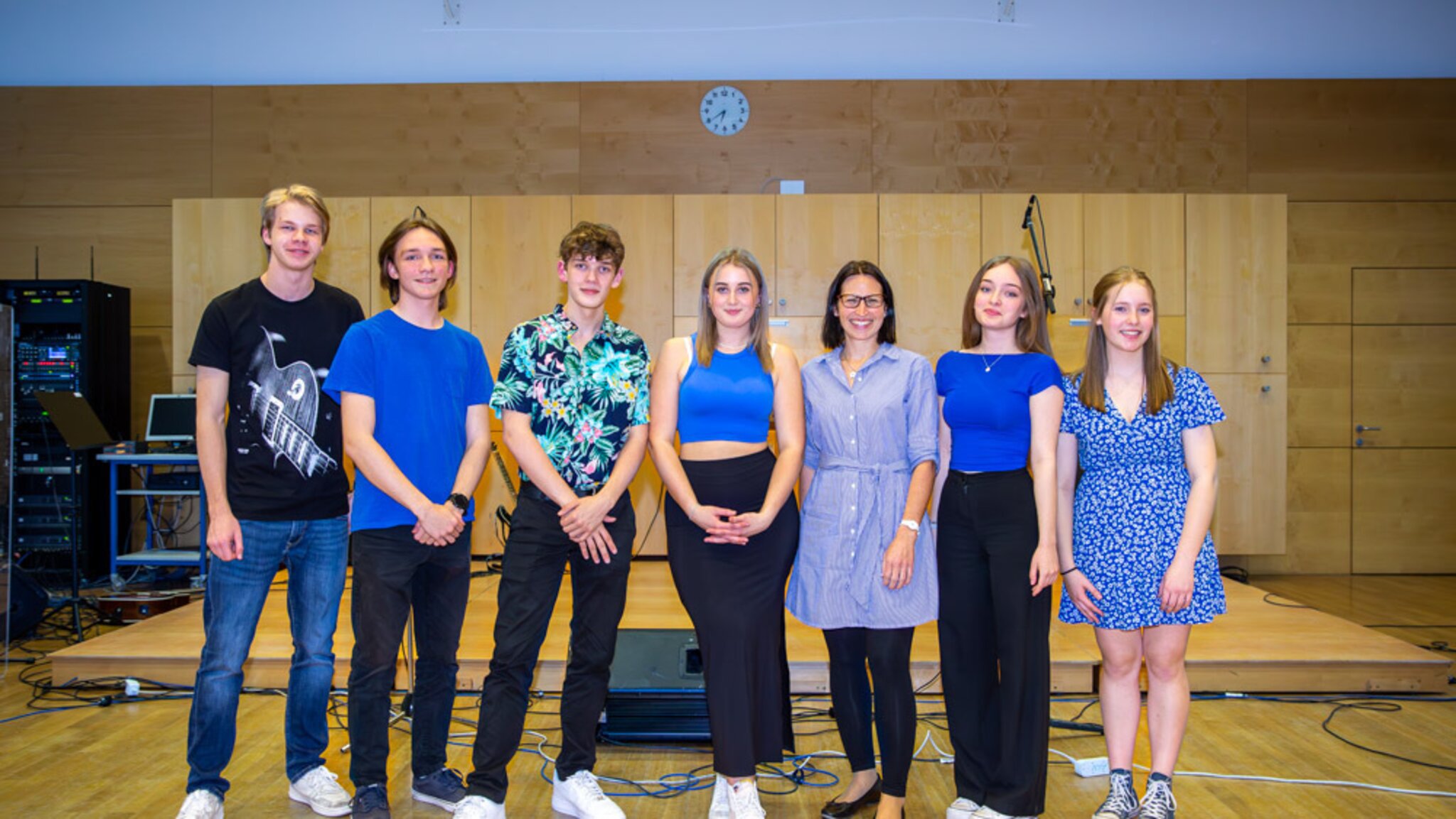 klassenabend-der-6m1-im-borg-2700-musikalische-vielfalt-am-borg