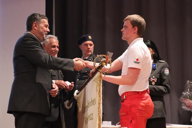 Feierliche Angelobung der neuen Mitglieder. | Foto: Othmar Kolp