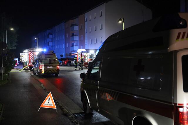 In einem Mehrparteienhaus in Kremsmünster ist in der Nacht von 11. auf 12. Mai ein Brand ausgebrochen, der auch ein Todesopfer gefordert hat. | Foto: Matthias Lauber/laumat.at