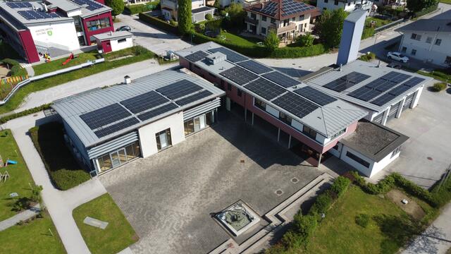 Die neue Photovoltaikanlage auf dem Gemeindedach. | Foto: Gemeinde Göming