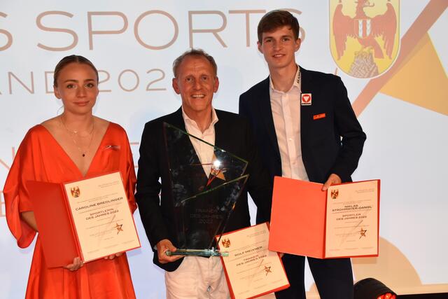 Erfolgreiche Leichtathleten: Caroline Bredlinger, "Trainer des Jahres" Rolf Meixner und Niklas Strohmayer-Dangl | Foto: Michael Strini
