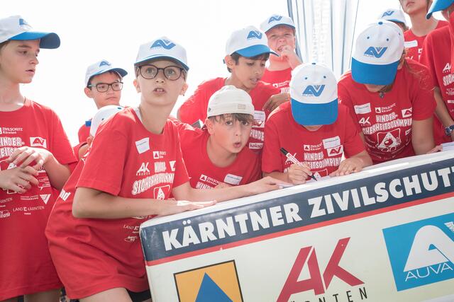 Beim Safety-Spiel mit Würfelglück und viel Sicherheitswissen kann hoch gepunktet werden.  | Foto: KZS/Adrian Hipp 