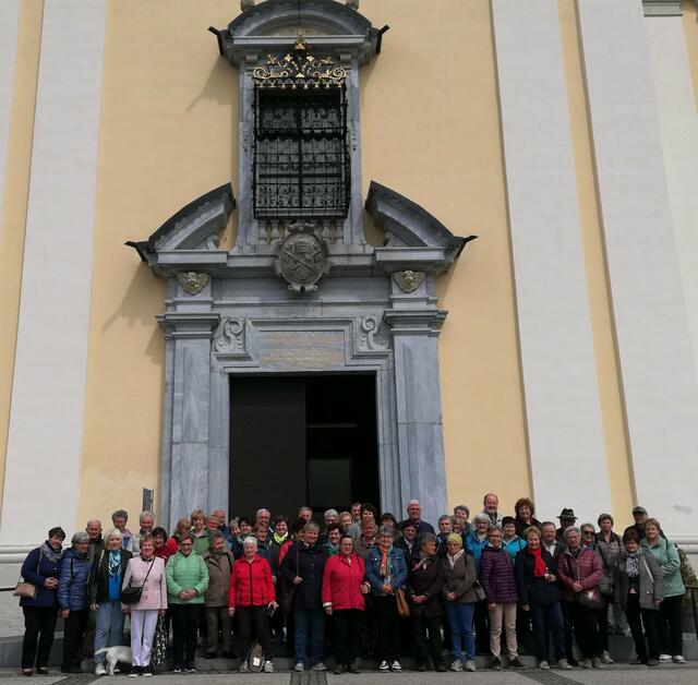 Gruppenfoto vor der Basilika Maria Taferl 