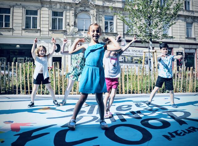 Das Tanzstudio Arriola lädt am 25. Mai alle Sechs- bis Zwölfjährigen zum Abshaken auf den Ruth-Klüger-Platz. | Foto: Kulturverein Neubau tanzt