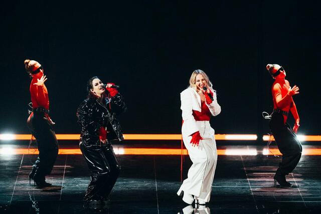 TEYA &amp; SALENA eröffnen den 67. Eurovision Song Contest - sie zählen laut Wettquoten zu den Top 10. | Foto: Sarah Louise Bennett/ EBU