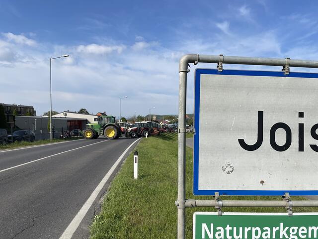 Kein Durchkommen heute Vormittag auf der B50 in Jois | Foto: Kathrin Haider