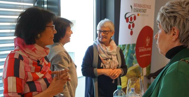 vlnr: Ottilie Jeidler, Maria Kracher, Rosa Hackel, Brigitte Bolech