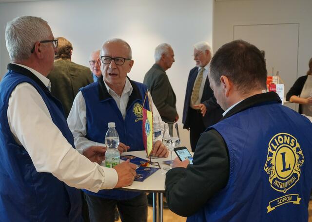 Mitglieder des Lions Club Sopron