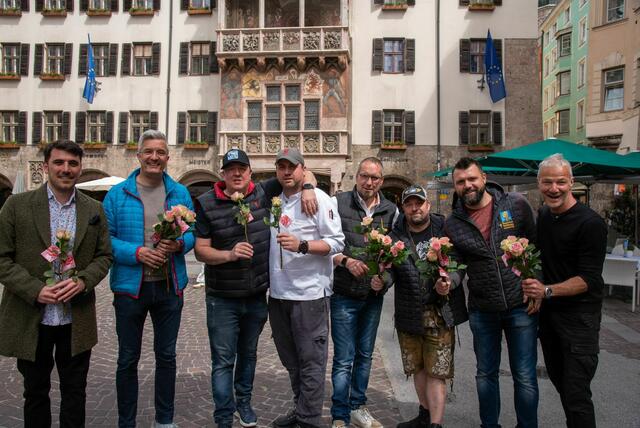 Gelungene Muttertagsveranstaltung vor dem Goldenen Dachl. | Foto: IAI