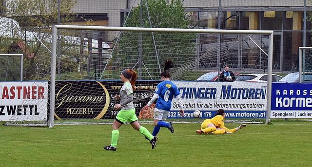 Vorstandlechner Sabrina beim Tor zum 1:3 | Foto: Navratil Thomas