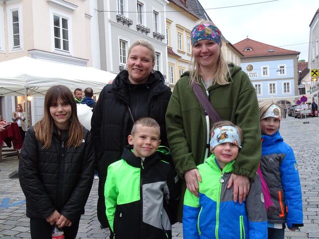 Lene, Petra und David Boijner mit Antoinia, Paul und Theo Vyplel | Foto: Simon Glösl