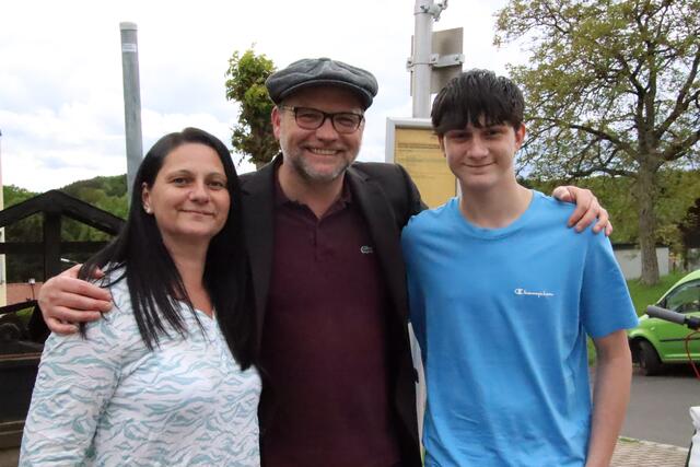 Autor und Kabarettist Thomas Stipsits kam persönlich zum Casting für seine Krimi-Verfilmung nach Stinatz. Für Fans fand er immer Zeit. | Foto: Martin Wurglits