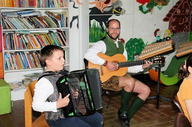 Musikalische Begleitung durfte auch nicht fehlen. | Foto: Wutte