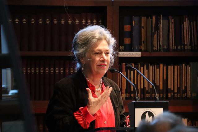 Autorin Sybille Moser-Ernst zu den Aussagen Cimarollis. | Foto: Elisabeth Neuner