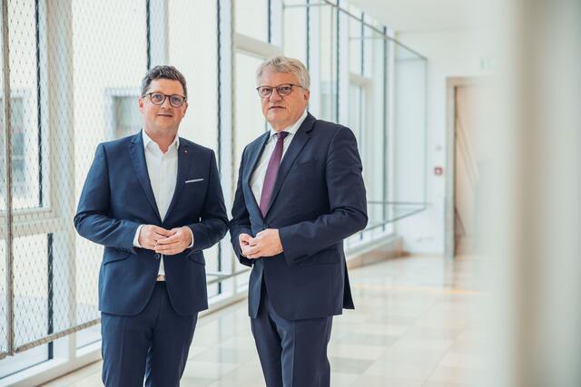 Landesrat Michael Lindner (li.) mit Bürgermeister Klaus Luger. | Foto: MecGreenie Production OG