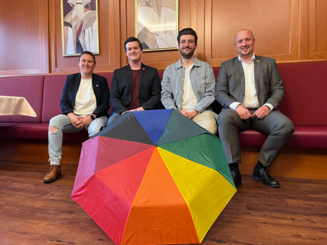 Nils Grund (JUNOS Burgenland), Anna Prünner (SJ Burgenland), Niki Brunäcker (Grüne Jugend Burgenland) und Andreas Tschida (SoHo Burgenland): „Auch heuer können und werden wir wieder ein starkes Zeichen für Toleranz im Burgenland setzen" | Foto: SJ Burgenland