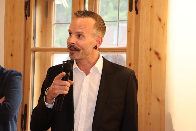 Simon Hafele wollte schon immer Künstler werden. Durch die Unterstützung seiner Eltern und Freunde gelang es ihm, zu internationalem Erfolg zu gelangen. | Foto: Neuner Elisabeth