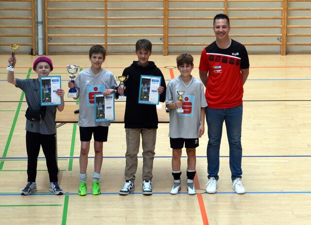 Die jungen Kicker vom BRG Reutte gewannen sowohl die Herbstrunde als auch die Frühjahrsrunde bei den Schülerliga-Turnieren.