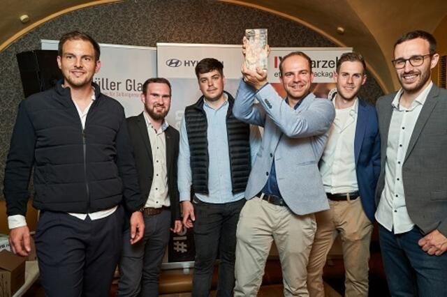 Die Finalisten der Schlossquadrat Trophy mit Florian Bauer aus Feuersbrunn (2.v.li) und Sieger, Robert Wimmer aus Fels am Wagram (3. von re.) | Foto: Herbert Lehmann