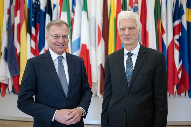 Landeshauptmann Thomas Stelzer mit dem Verantwortlichen für die PISA-Studie, Andreas Schleicher. | Foto: Land OÖ/Peter Mayr