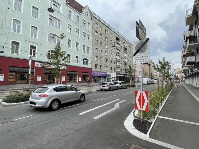 Um die Sicherheit im Straßenverkehr zur Erhöhen werden in Hernals Anstrengungen, hier die umgestaltete Jörgerstraße ("Tor nach Hernals"), unternommen. | Foto: Michael J. Payer