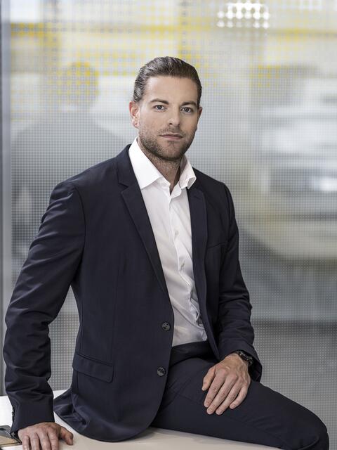 Die Optimierung der Beschilderung ist dem ÖAMTC ein Anliegen: "Wir möchten uns weiterhin dafür einsetzen, dass die Grünpfeile für den Querverkehr und auch für die Fußgänger besser ausgeschildert werden. Dass hier möglicherweise jemand bei Rot abbiegt, wissen bis jetzt eben nur die Radfahrerinnen und Radfahrer selbst, die anderen Verkehrsteilnehmer nicht", so Matthias Wolf. | Foto: ÖAMTC/Postl.