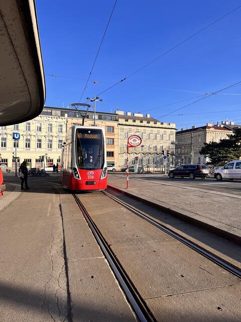 Die Flexitiy-Garnituren gehören in Wien bereits zum Stadtbild. Nun kommen 15 Stück nach Graz. | Foto: Wiener Linien