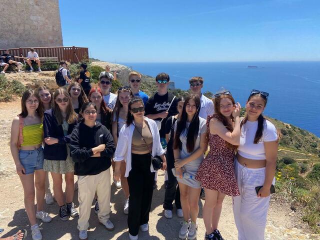 Die Klasse 6a bei den Dingli Cliffs. | Foto: Mag. Schuster