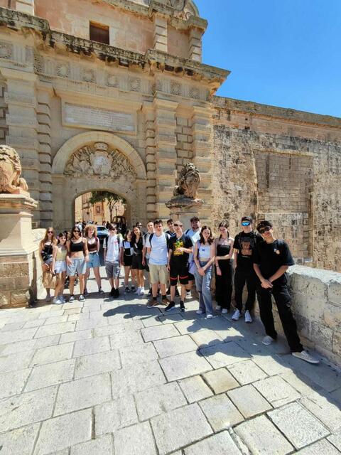 Die Klasse 6C vor dem Stadttor Mdinas.  | Foto: Mag. Diess
