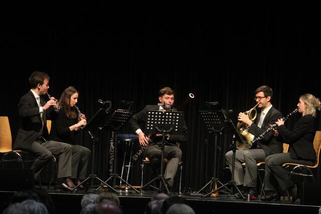 13 Musikerinnen und Musiker der Orchesterakademie spielten zur Matinee in Gleisdorf. | Foto: RegionalMedien Steiermark/Hofmüller