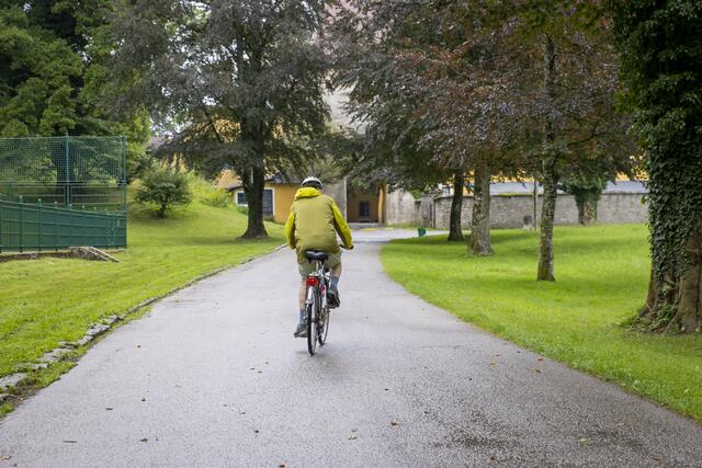 Vor allem die fehlenden Radfahrerinnen und Radfahrer auf dem Alpe Adria Radweg haben einige Tourismusbetriebe in der Zwischensaison gespürt. | Foto: Franz Neumayr