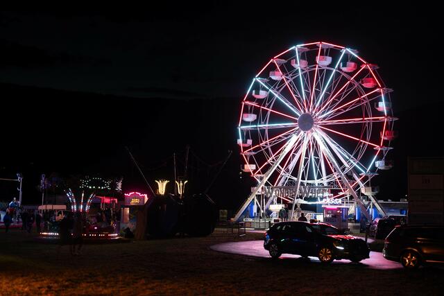 Auch der Vergnügnungspark gehört mittlerweile zum festen Bestandteil des Leobener Wiesenfests.  | Foto: Klaus Pressberger