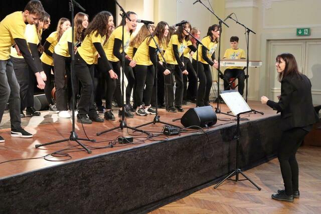 Chor der Musik-Mittelschule Korneuburg: 4b | Foto: Hofbauer