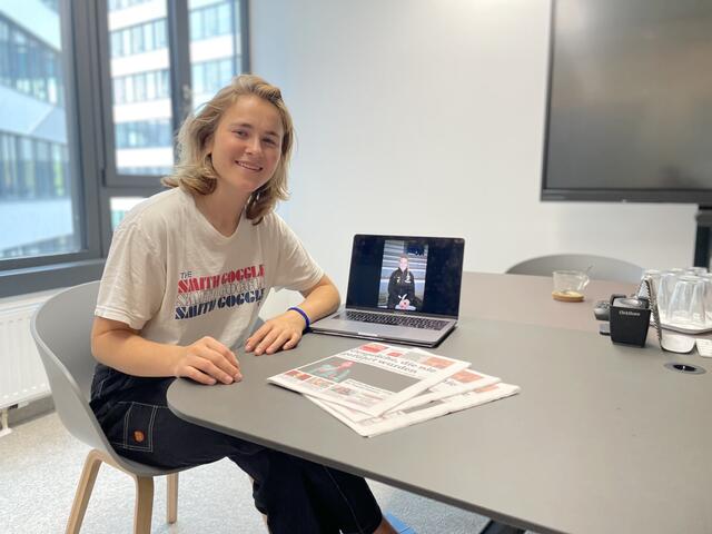 Petionsgründerin Lara Krampf beim Interview mit der BezirksZeitung.