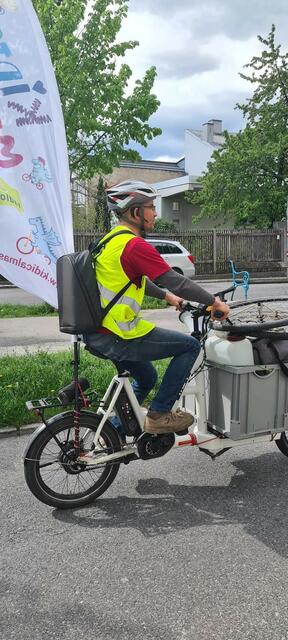 Egal bei welchem Wetter, das Lastenrad ist immer im Einsatz. | Foto: Katarin Treitl