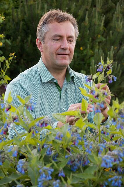 Franz Hönegger, Naturschutzbund Salzburg, betreibt seine eigene naturnahe Gärtnerei und hält Workshops zu dem Thema. | Foto: Hönegger