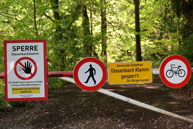 Die Sperre in der Glasenbachklamm besteht seit dem 27. April. Grund: zwei Brücken sind derart desolat, dass eine  Einsturzgefahr besteht. | Foto: Maria Tiefenbacher-Schöndorfer, 2023