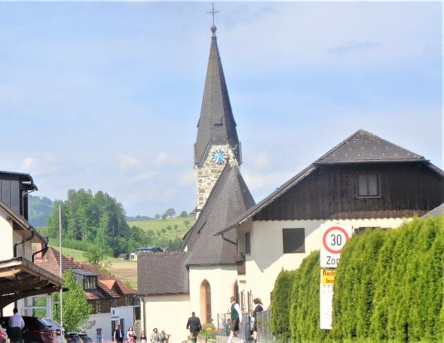 St. Konrad : In dieser Pfarrkirche wurde der Festgottesdienst der Erstkommunion vom Hr. Pfarrer P.
Leopold Fürst zelebriert. Foto: Friedrich Bamer. | Foto: Friedrich Bamer