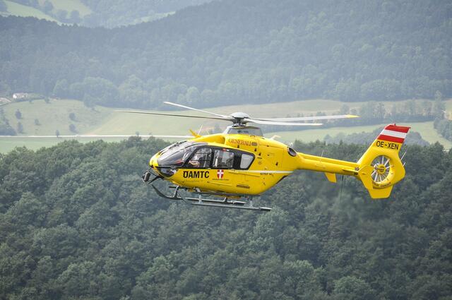 Der 14-Jährige, der in das Kleinkraftrad lief wurde mit dem Rettungshubschrauber Christophorus 2 in die Klinik Donaustadt-Wien verbracht. | Foto: Foto: pixabay