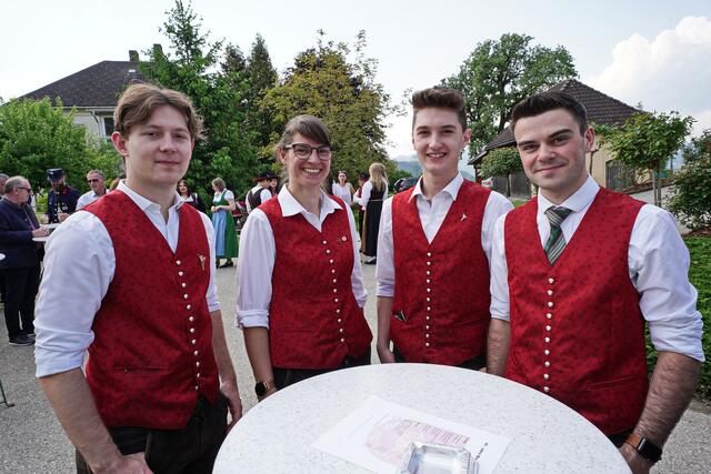 Eine Abordnung der Trachtenkapelle St. Georgen