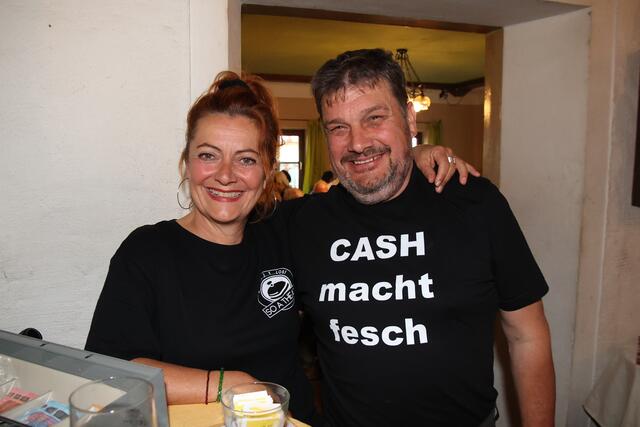 Ella und Manfred Ulrich freuten sich über einen vollen Saal.