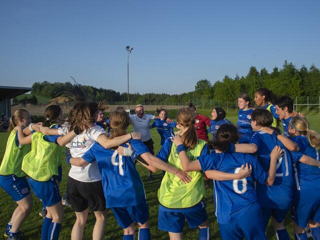 Jubel bei den Pergerinnen über den Erfolg. | Foto: kickerin.at