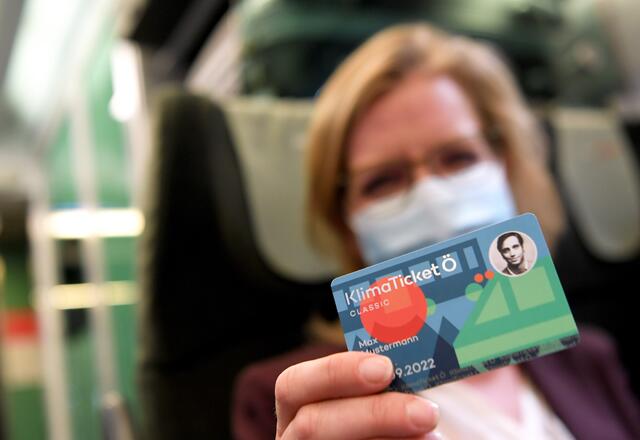 Das VOR-Schnupperticket ist ein übertragbares VOR KlimaTicket Metropolregion und damit auf allen VOR-Linien in der gesamten Ostregion gültig. | Foto: Roland Schlager/APA/picturedesk.com