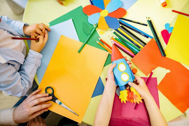 Die Essenskosten an städtischen Horten und Ganztagsschulen sowie städtischen und privaten Kindergärten steigen im kommenden Schuljahr 2023/24.  | Foto: Yan Krukau/Pexels